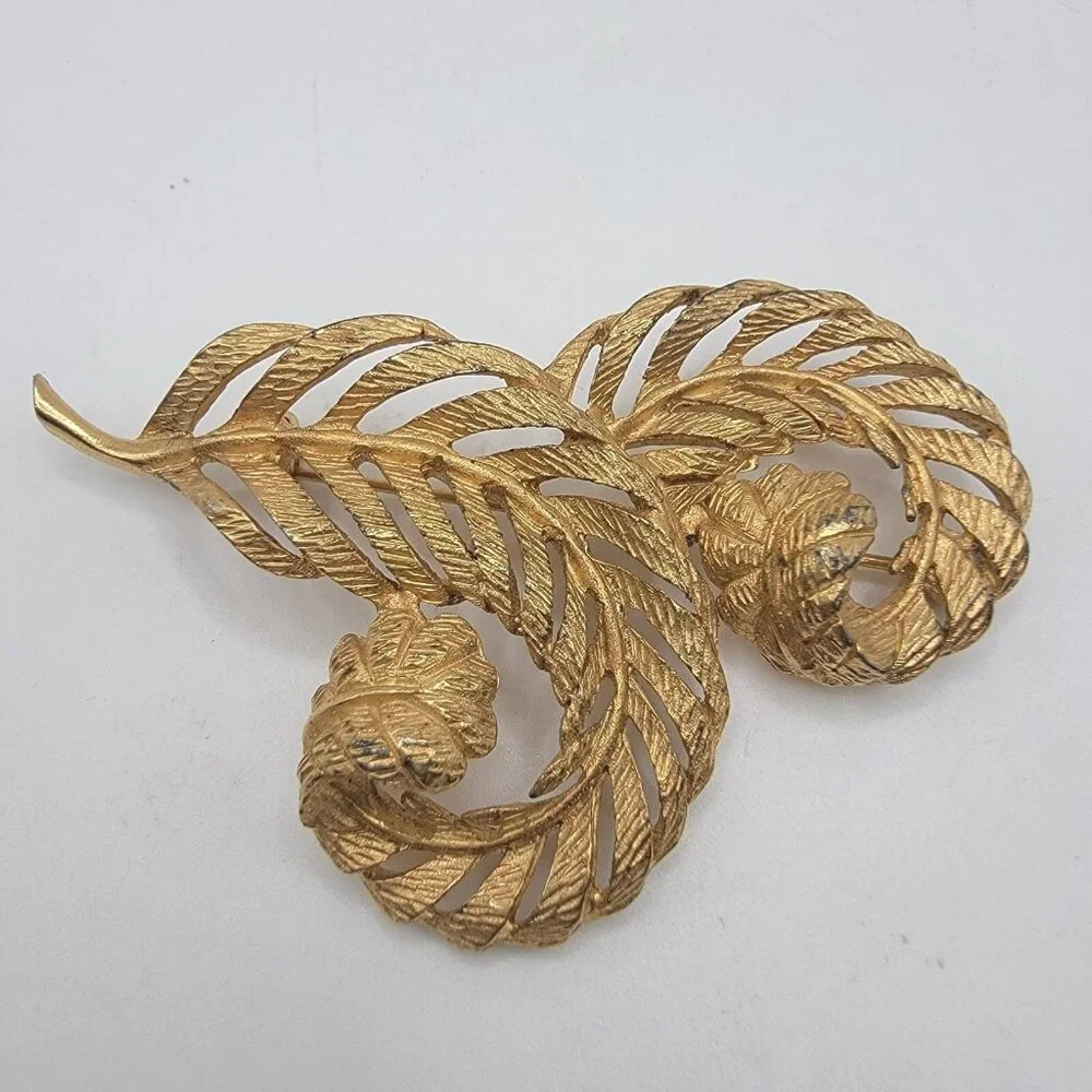Vintage Gold Tone Double Leaf Brooch Pin